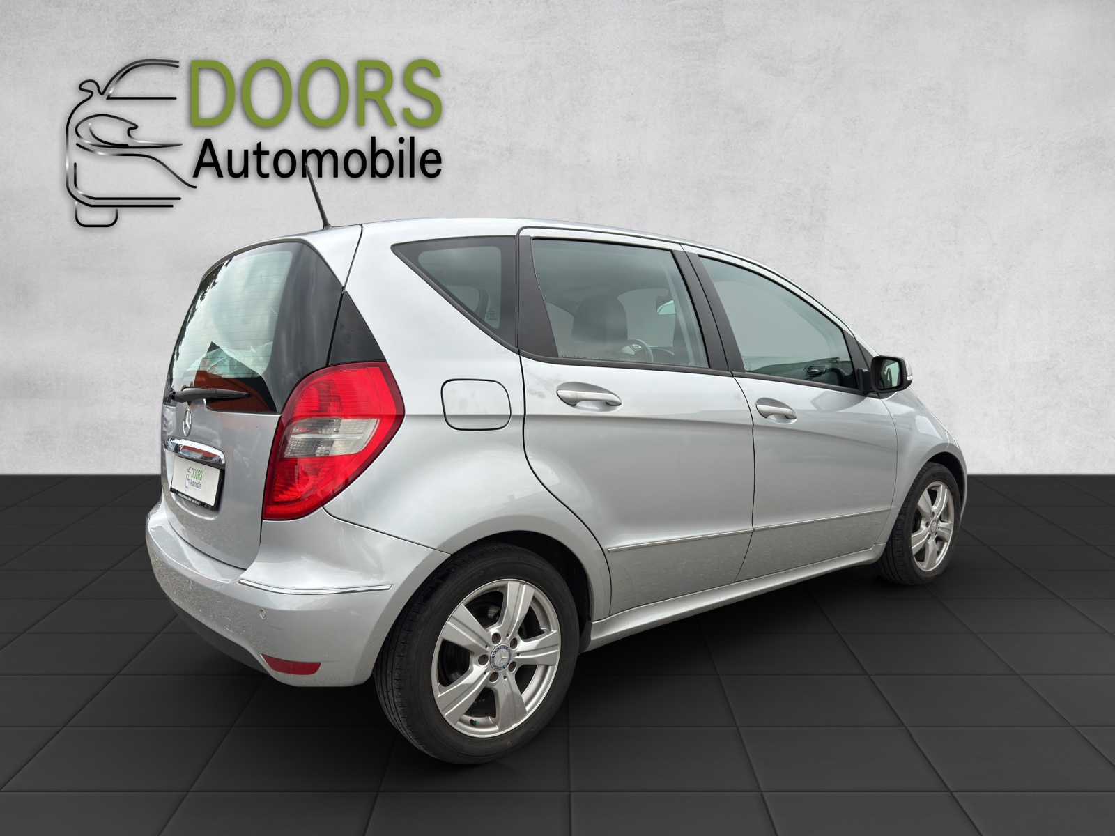 MERCEDES-BENZ A 180 (170) BlueEfficiency Classic-image-4