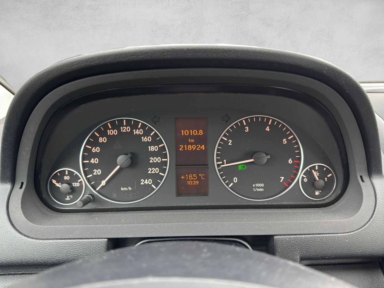 MERCEDES-BENZ A 180 (170) BlueEfficiency Classic-image-17