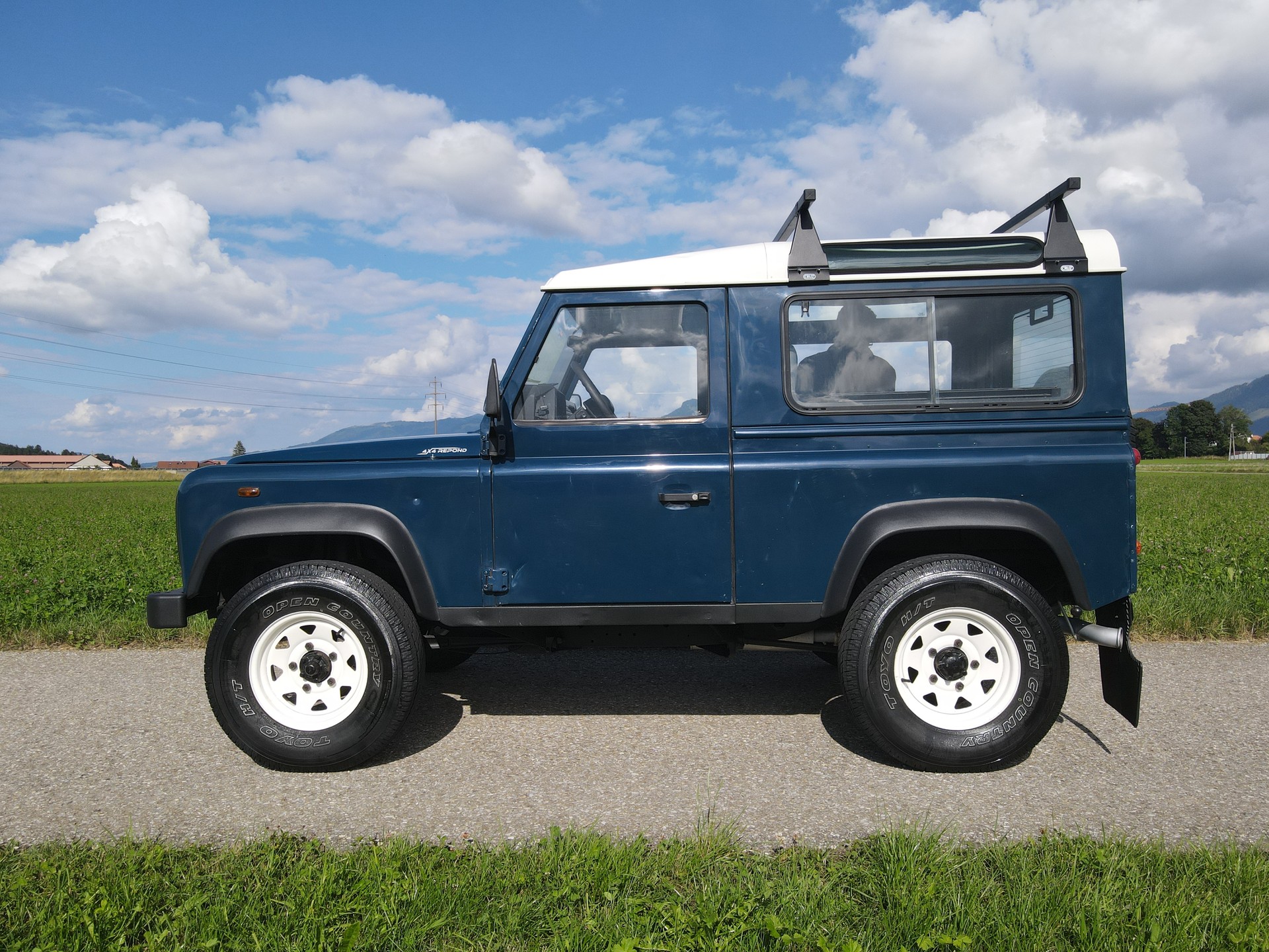 LAND ROVER Defender 90 SW 2.5 Td5-image-1