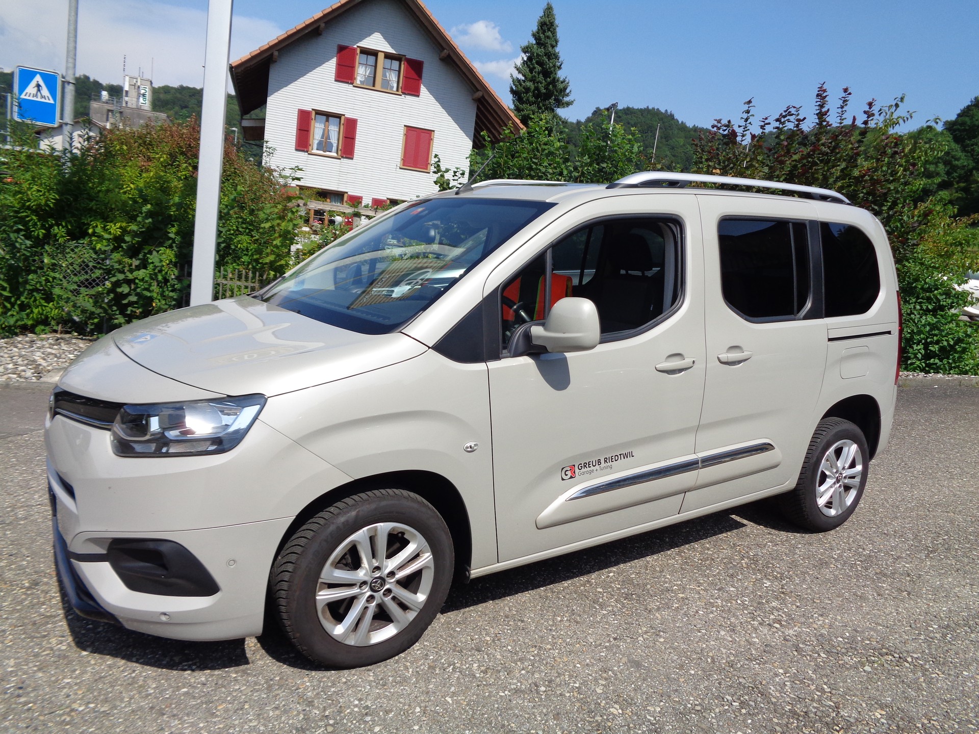 TOYOTA Proace City Verso 1.2 Trend Medium Automatik-showroom-element-1