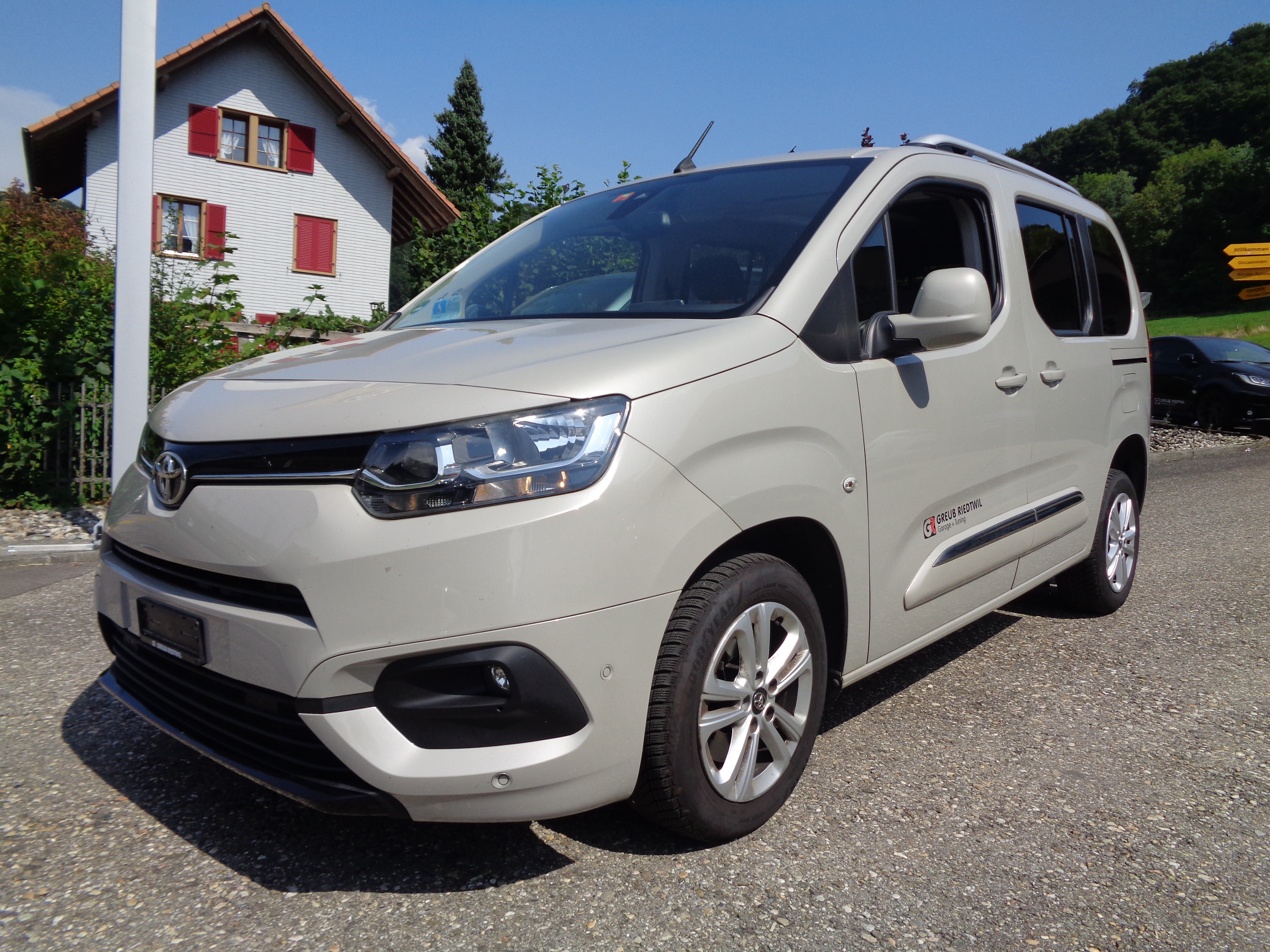 TOYOTA Proace City Verso 1.2 (Kompaktvan / Minivan)