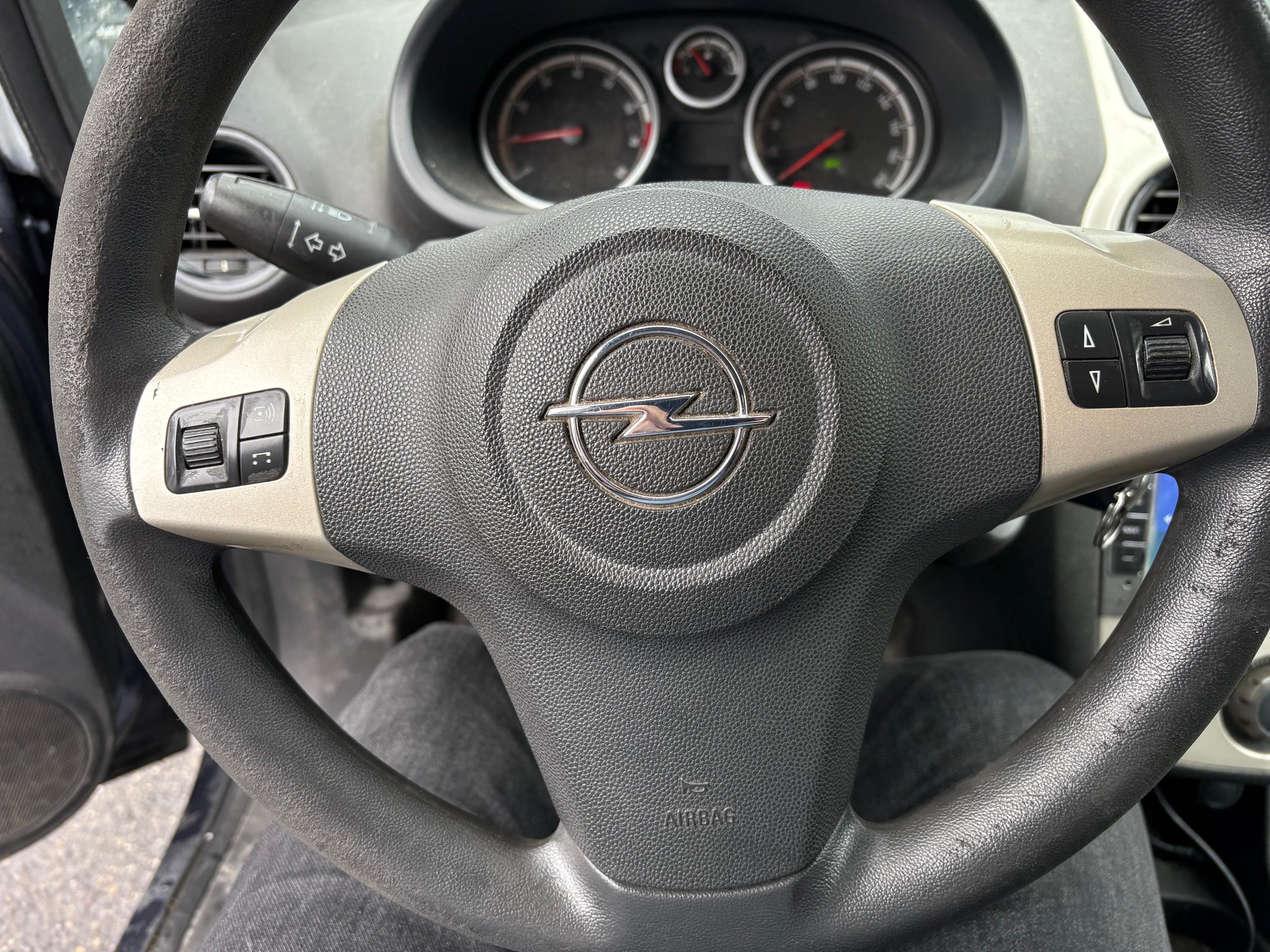 OPEL Corsa 1.2 TP Enjoy-image-6