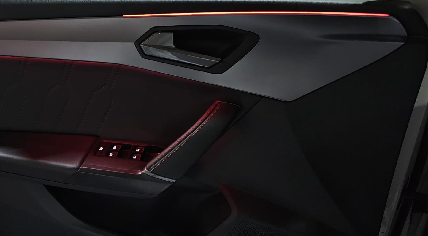 CUPRA LEON VZ 2.0 TSI DSG mit *Panoramadach*-image-16