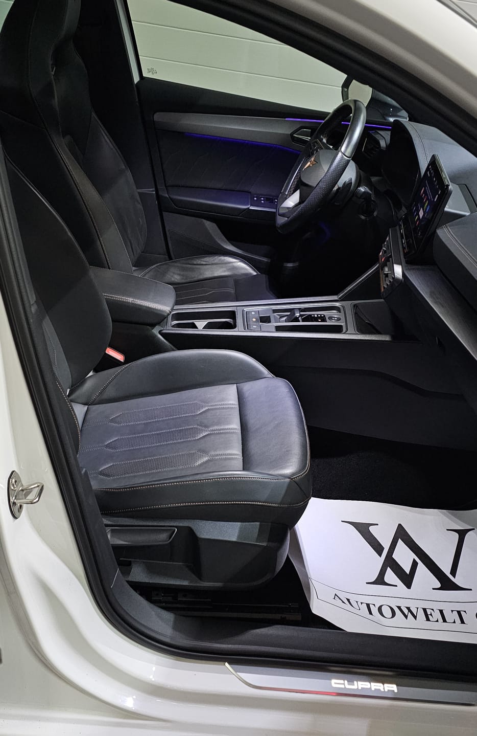 CUPRA LEON VZ 2.0 TSI DSG mit *Panoramadach*-image-21
