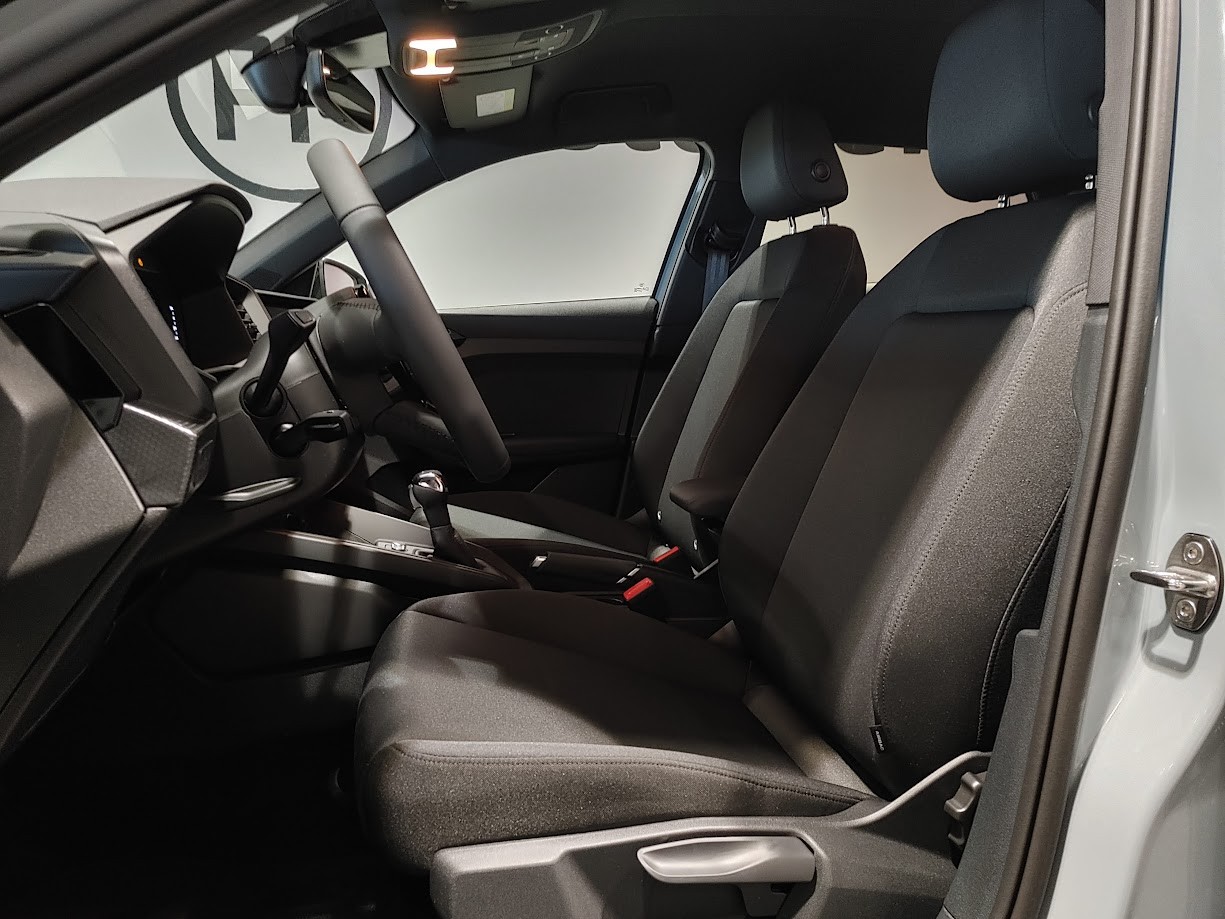 AUDI A1 Sportback 30 TFSI Attraction S-tronic-image-3