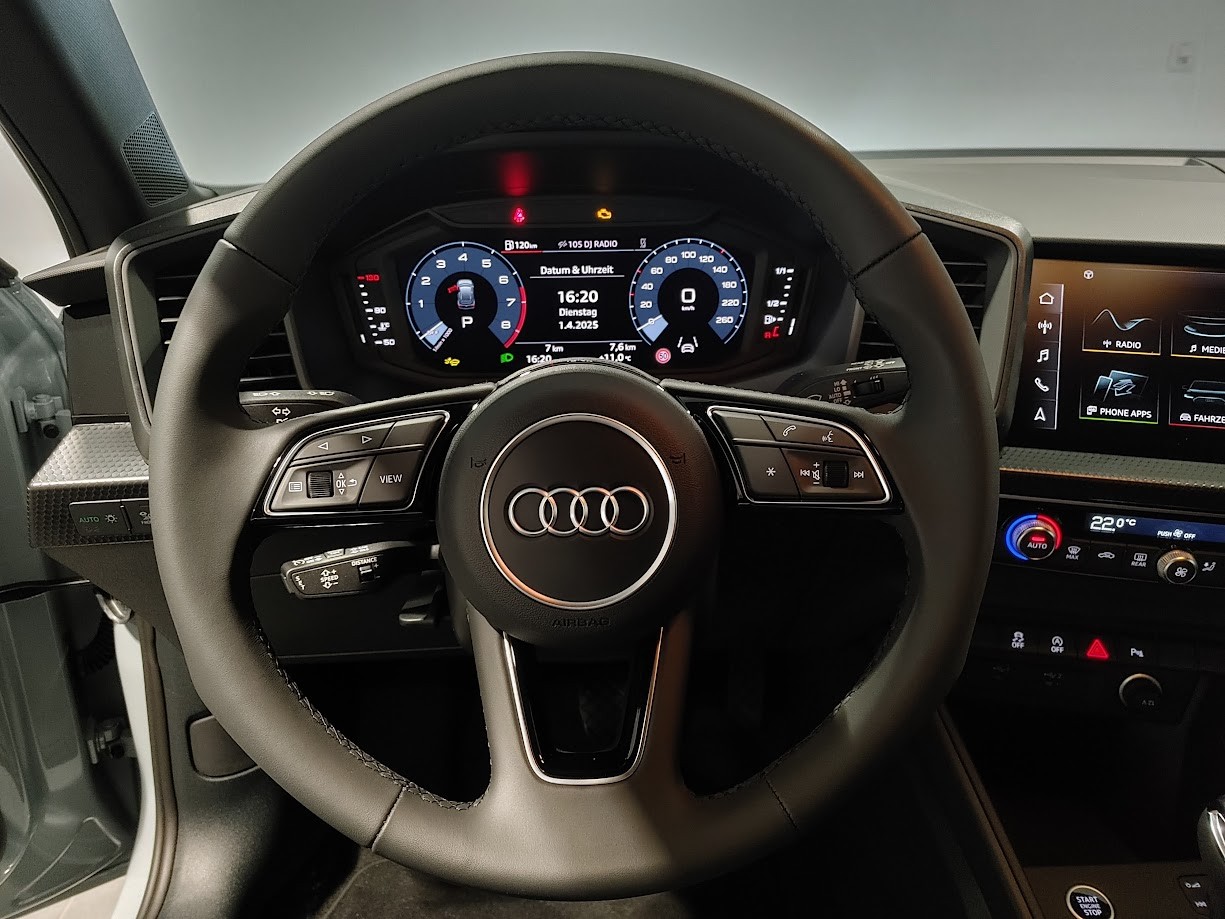 AUDI A1 Sportback 30 TFSI Attraction S-tronic-image-4