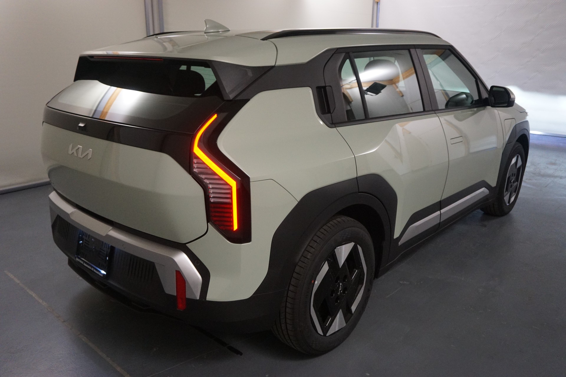 KIA EV3 81.4 kWh Air-image-5