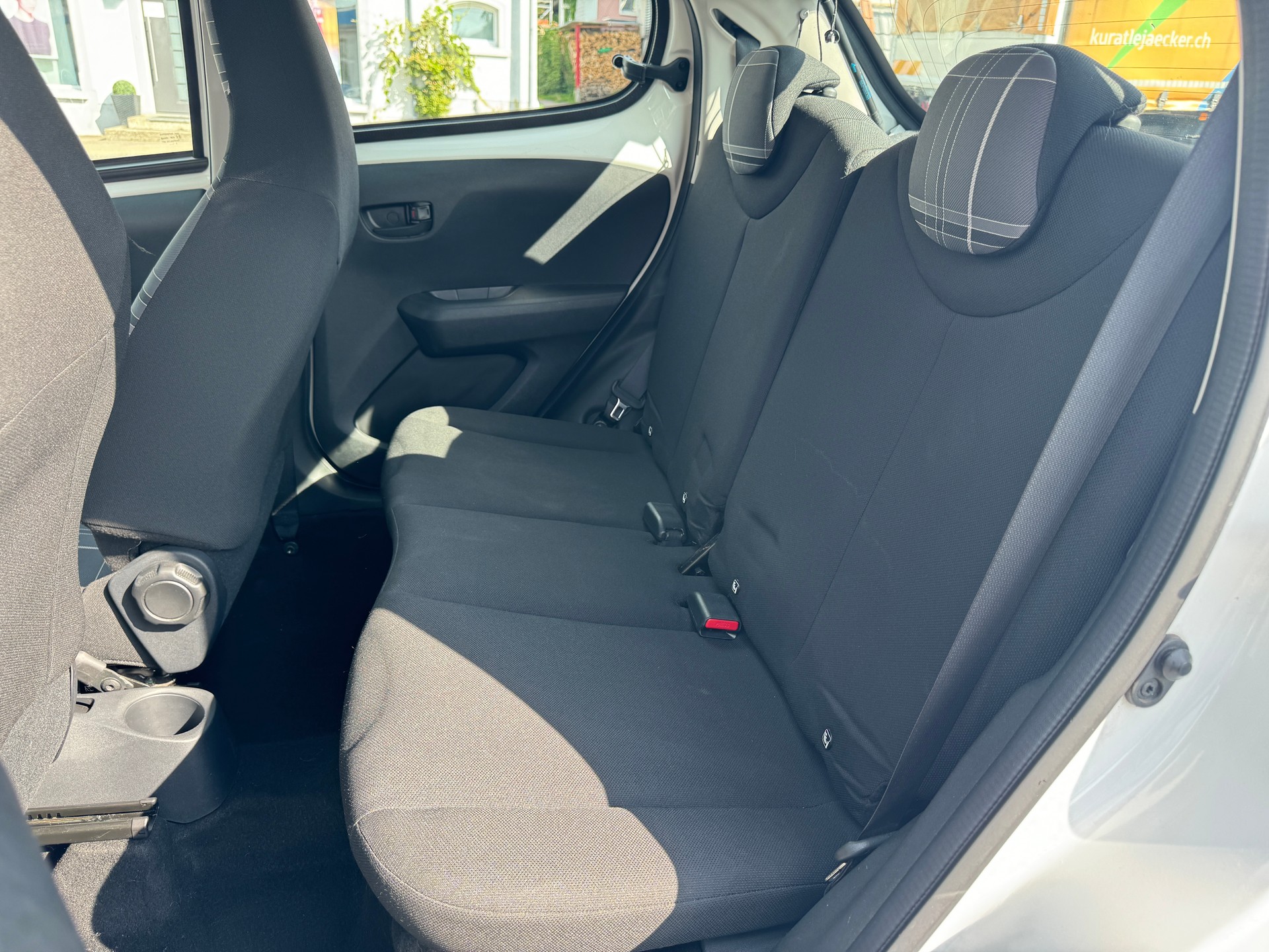 PEUGEOT 108 1.0 VTi Allure ETG-image-9