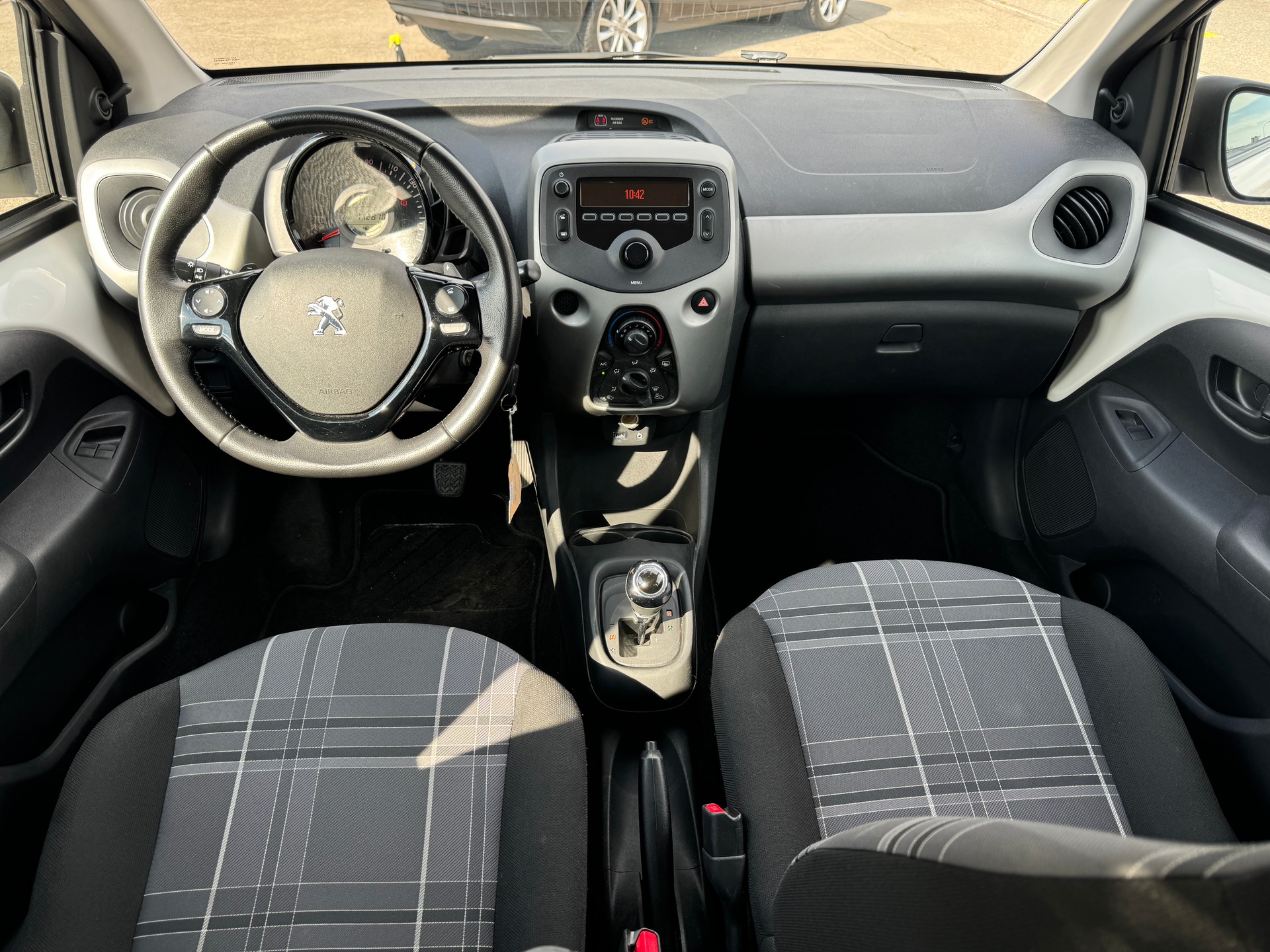 PEUGEOT 108 1.0 VTi Allure ETG-image-7