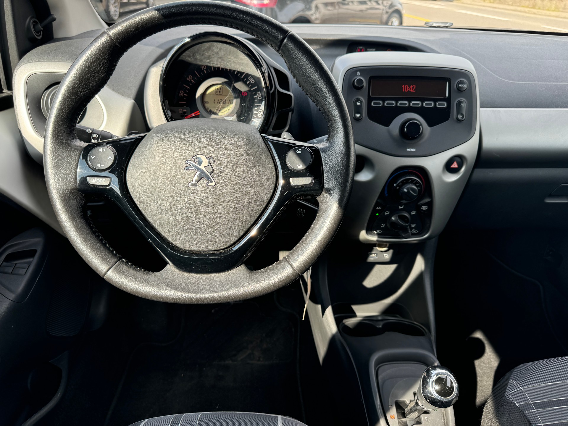 PEUGEOT 108 1.0 VTi Allure ETG-image-8