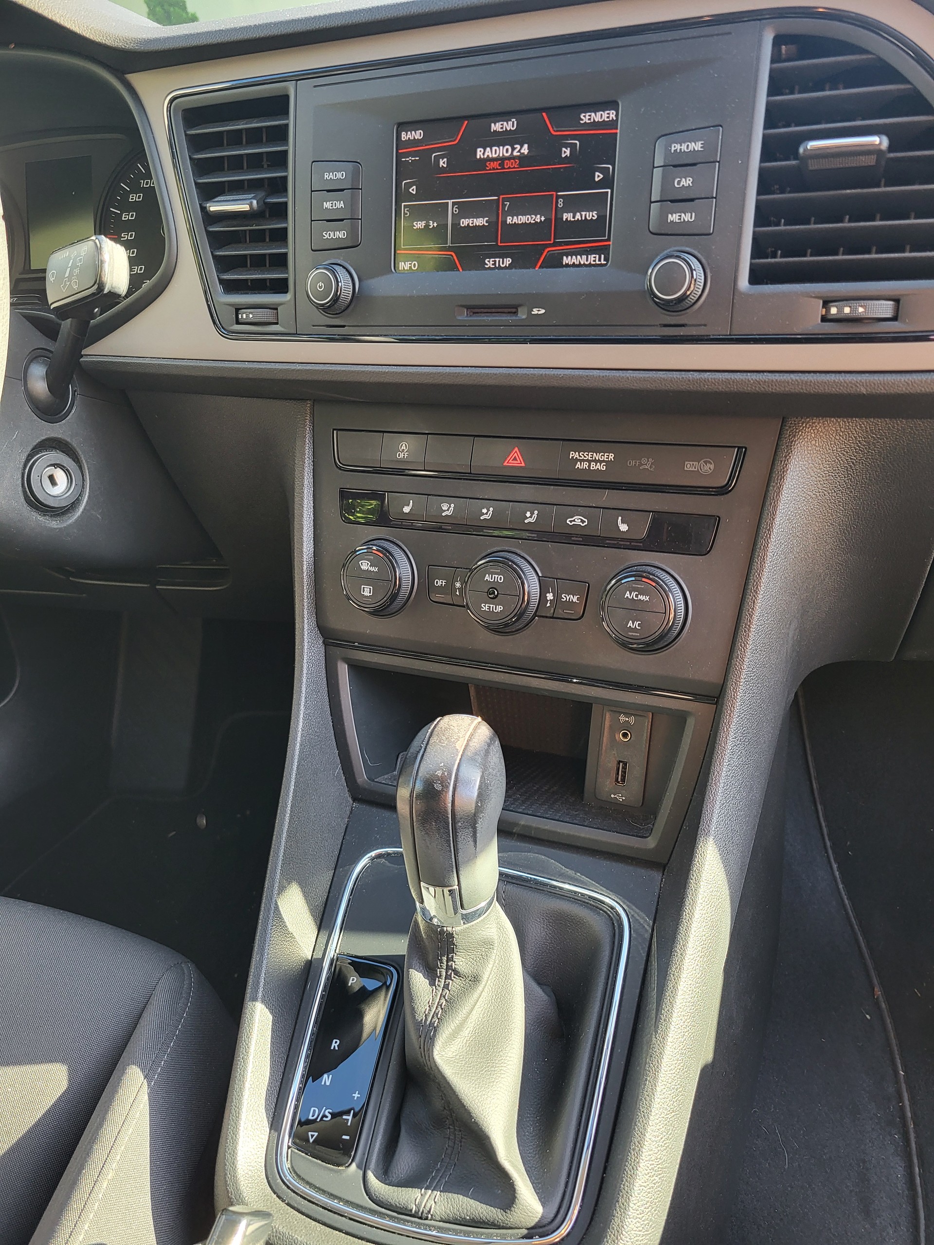 SEAT Leon 1.0 Ecomotive TSI Reference DSG-image-4