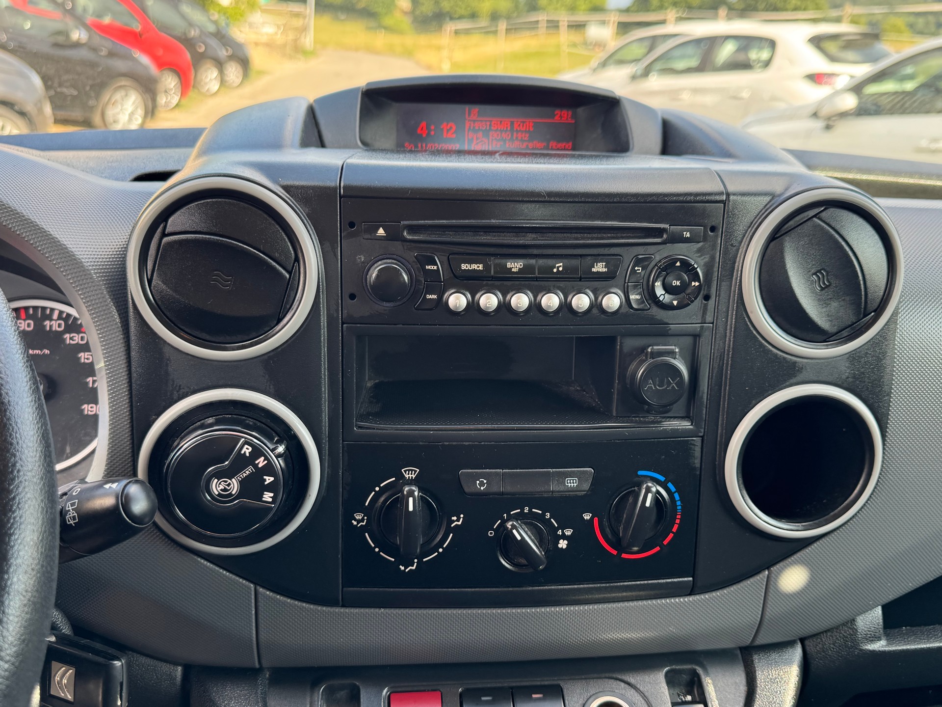 CITROEN Berlingo 1.6 e-HDi 90 Business ETG6-image-8