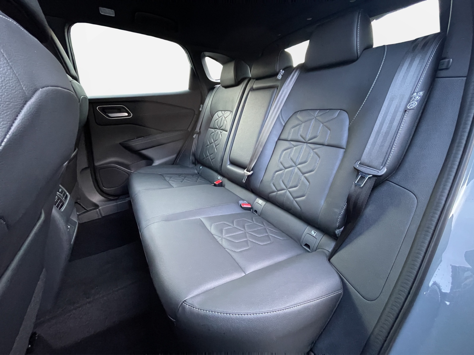 NISSAN Qashqai 1.3 DIG-T Tekna 4x4-image-13