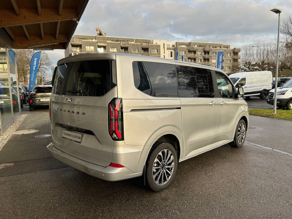 FORD Tourneo Bus 320 L1H1 Titanium X Automat-image-2