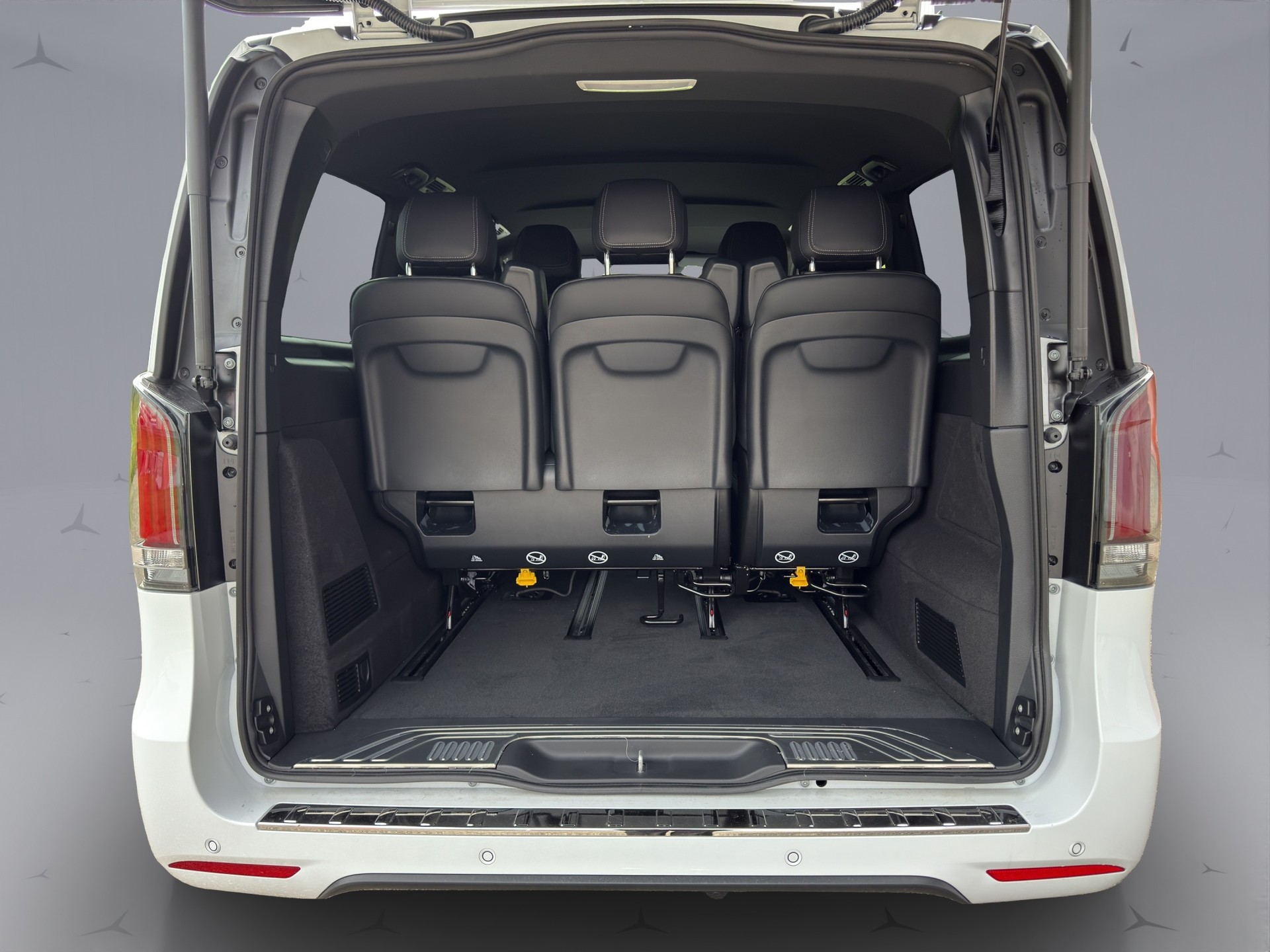 MERCEDES-BENZ V 300 d EXCLUSIVE Swiss Edition-image-17