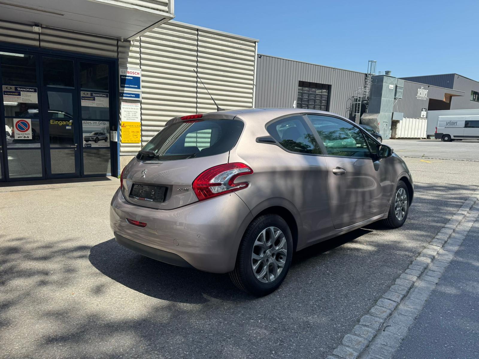 PEUGEOT 208 1.4 VTI Active-image-2