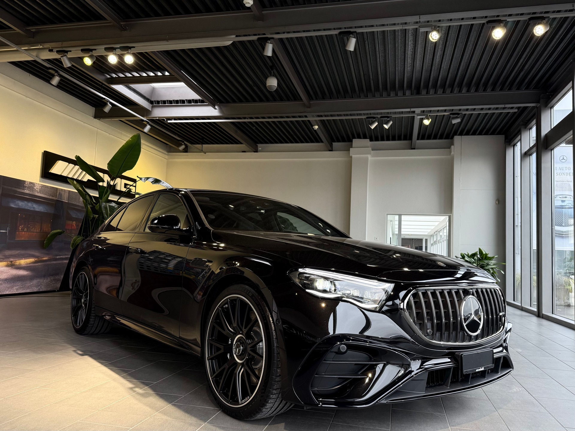 MERCEDES-BENZ AMG E 53 Hybrid 4MATIC+ Limousine-image-0