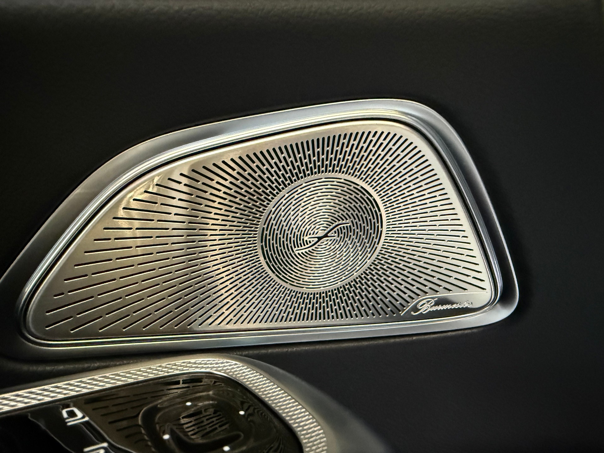 MERCEDES-BENZ AMG E 53 Hybrid 4MATIC+ Limousine-image-5