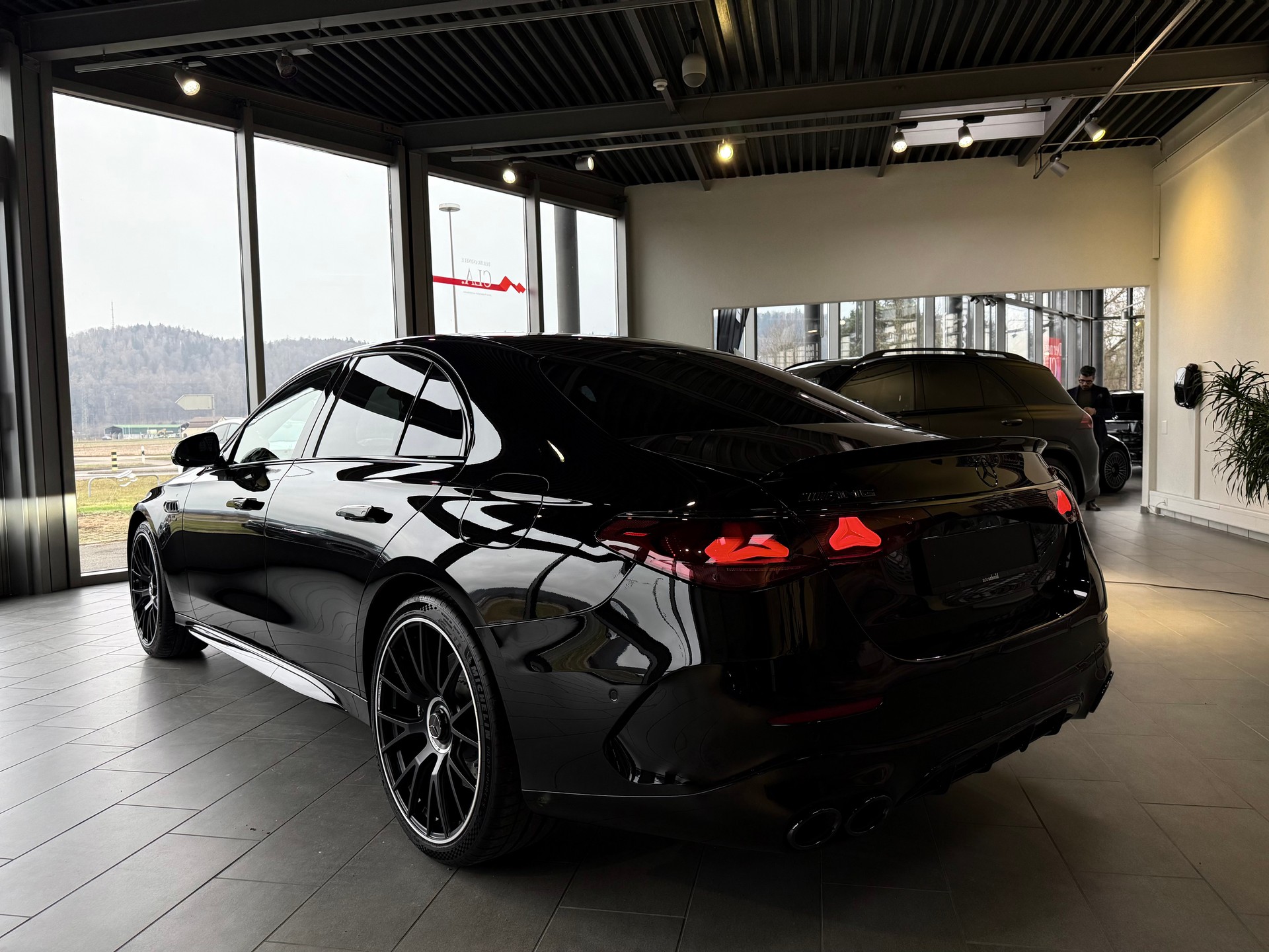 MERCEDES-BENZ AMG E 53 Hybrid 4MATIC+ Limousine-image-1