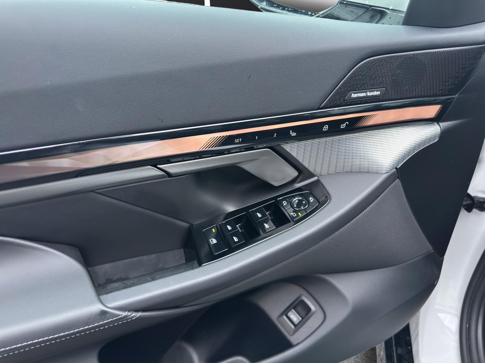 BMW 520d xDrive Touring-image-15