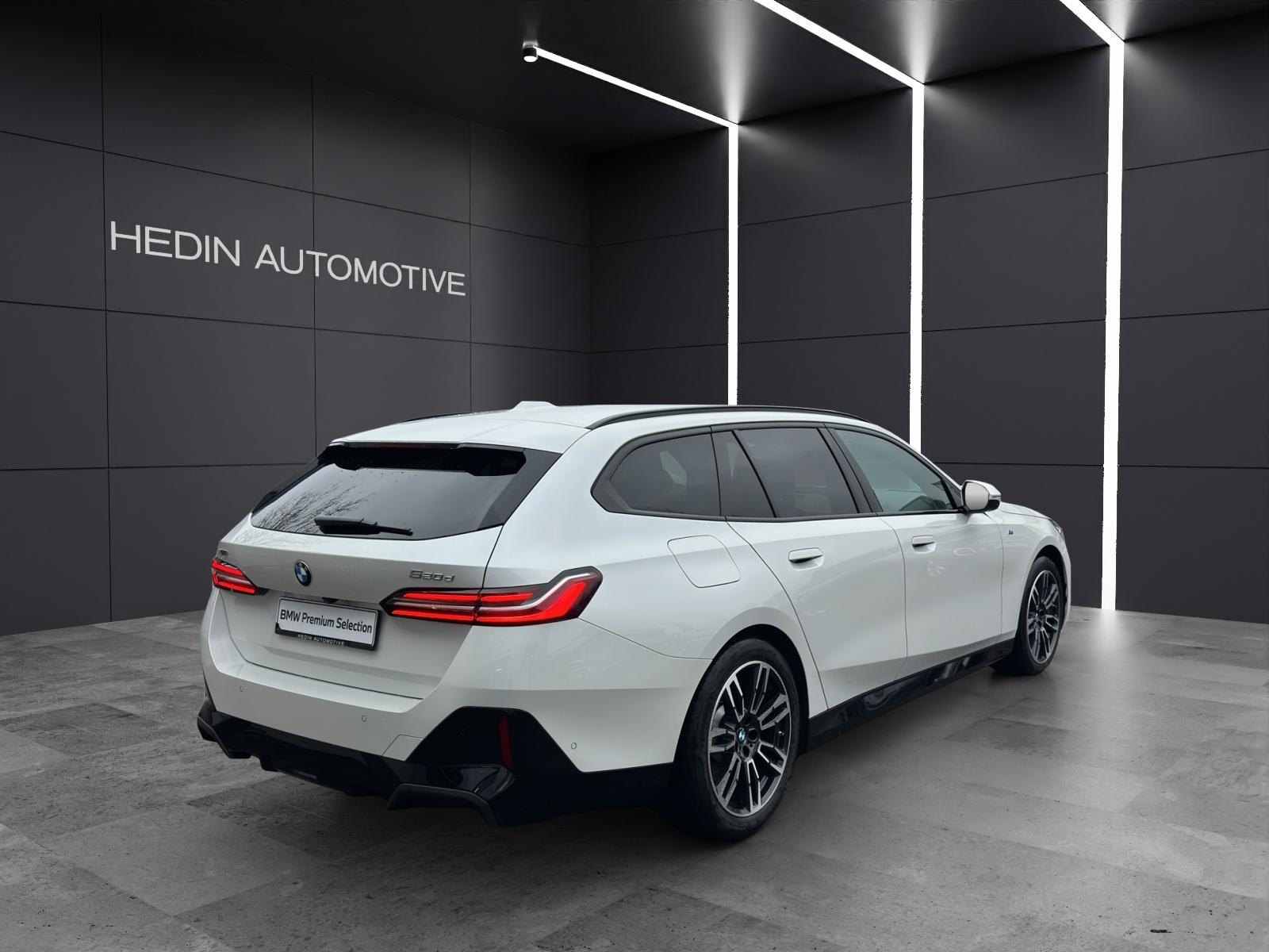 BMW 520d xDrive Touring-image-16