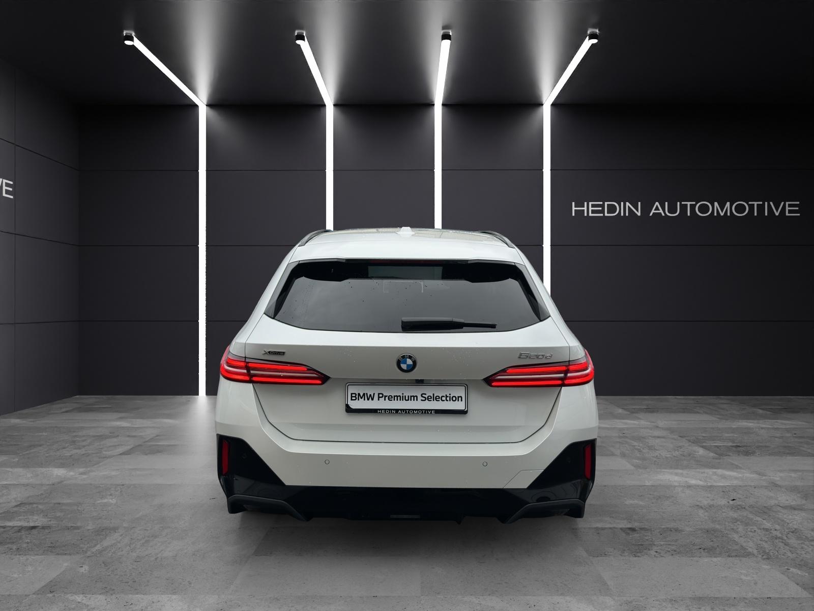 BMW 520d xDrive Touring-image-17