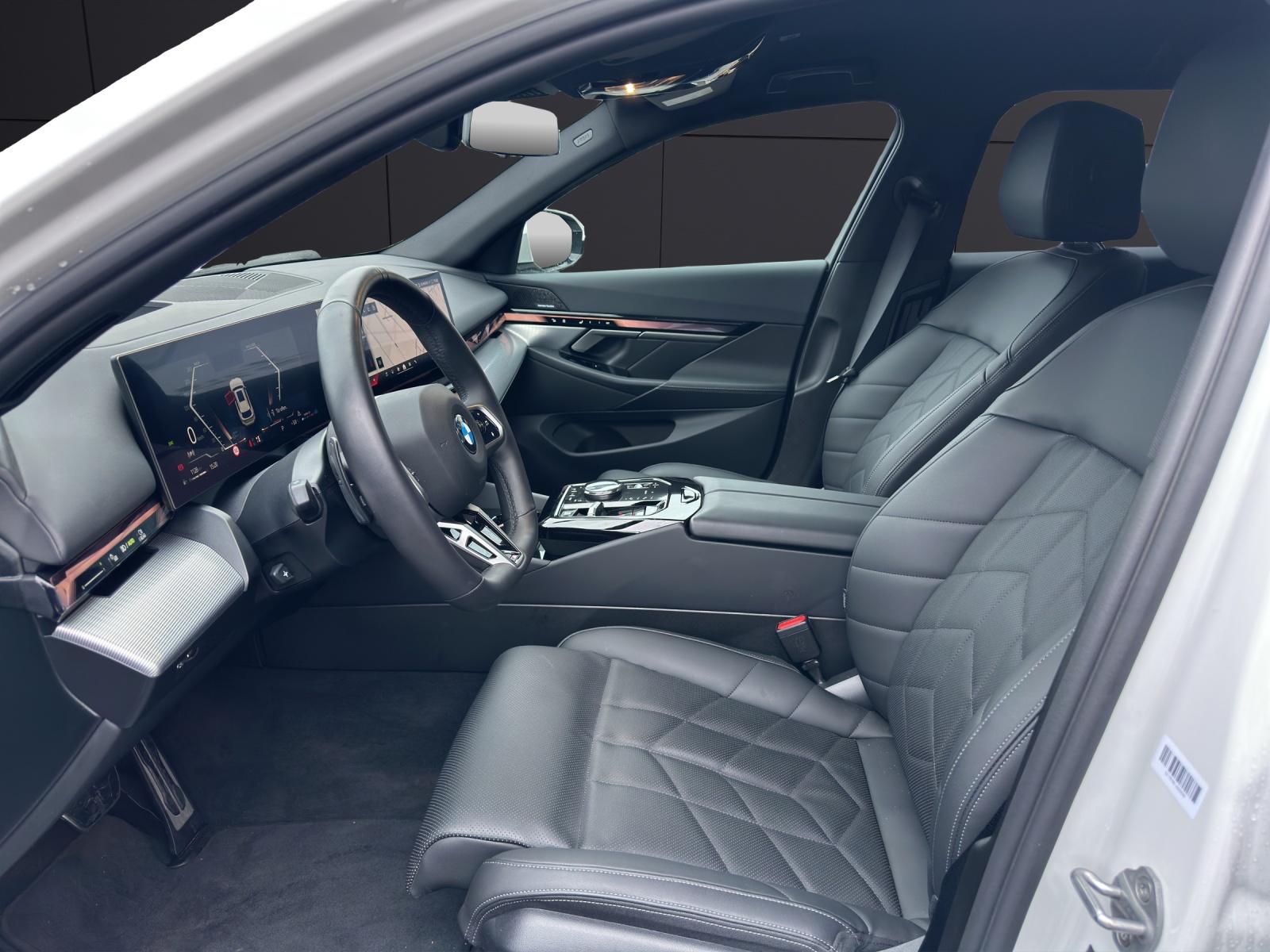BMW 520d xDrive Touring-image-1
