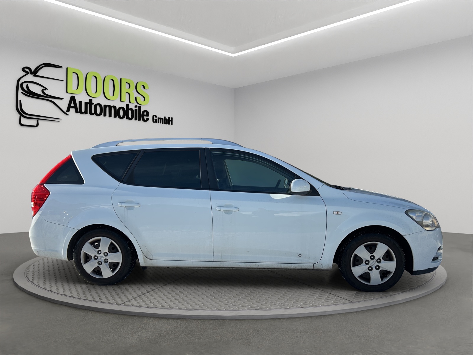 KIA Cee'd Sporty Wagon 1.4 16V Basic-image-7