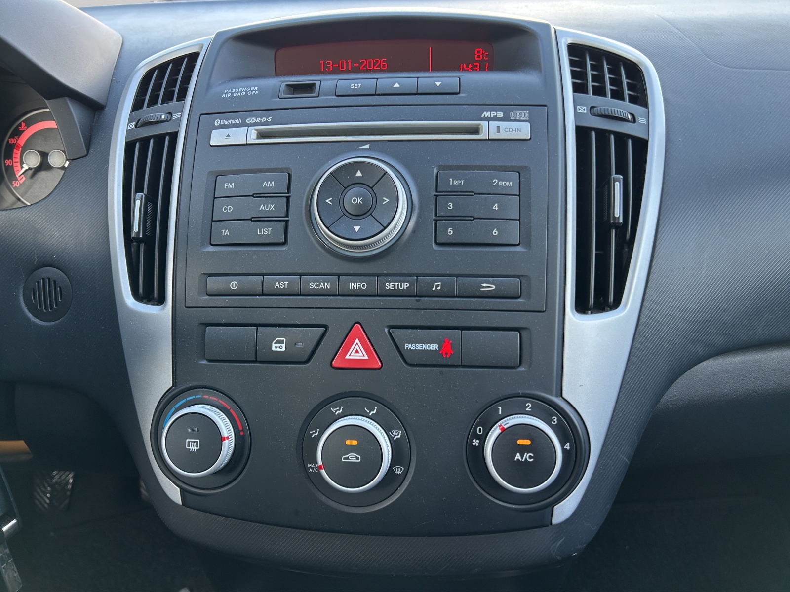 KIA Cee'd Sporty Wagon 1.4 16V Basic-image-11