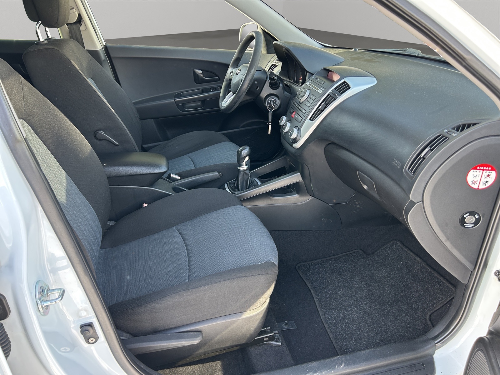 KIA Cee'd Sporty Wagon 1.4 16V Basic-image-12
