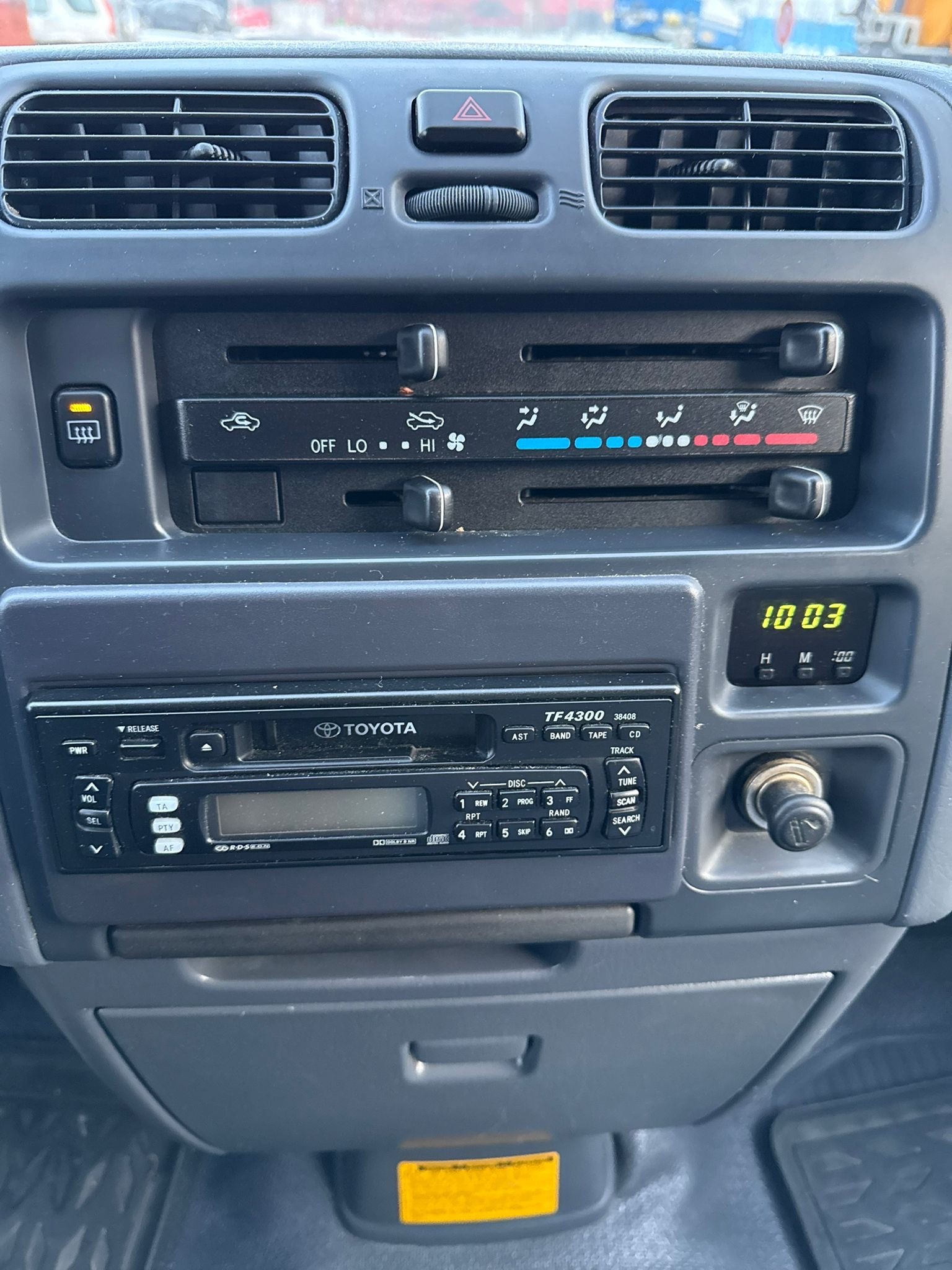 TOYOTA Hiace 2.4 Van 4x4 RCH18-image-13