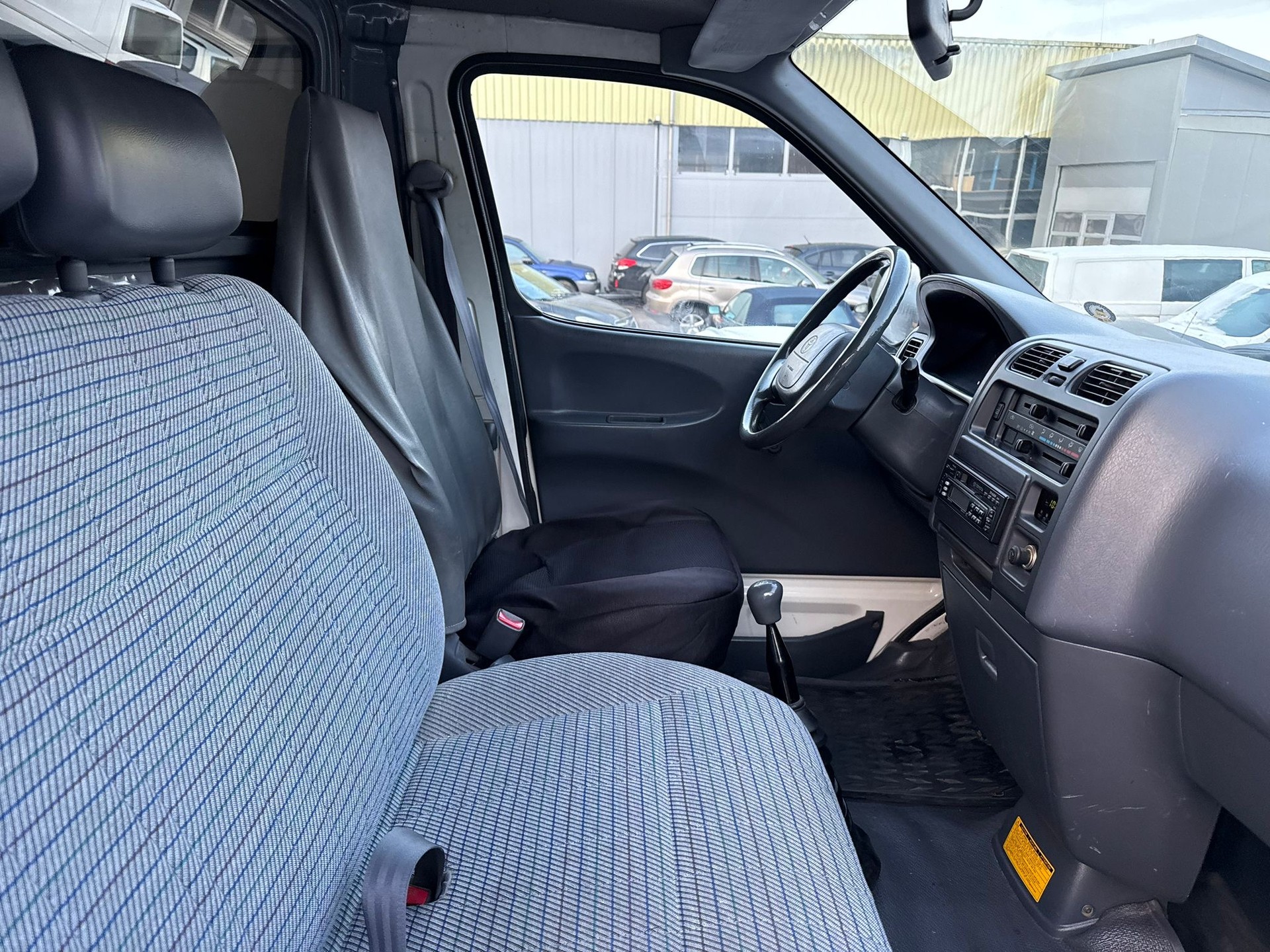 TOYOTA Hiace 2.4 Van 4x4 RCH18-image-11