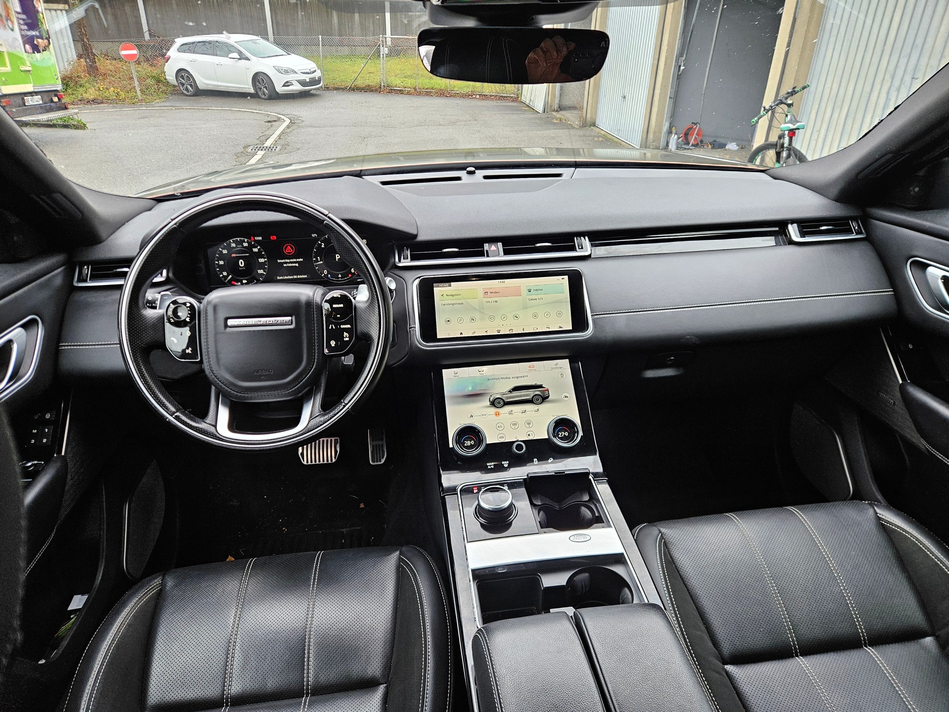LAND ROVER Range Rover Velar R-Dynamic D 240 Automatic-image-4