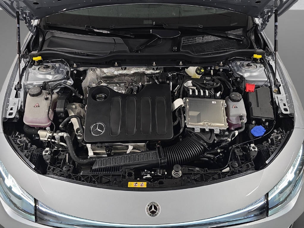 MERCEDES-BENZ CLA 220 AMG Line 4Matic-image-8