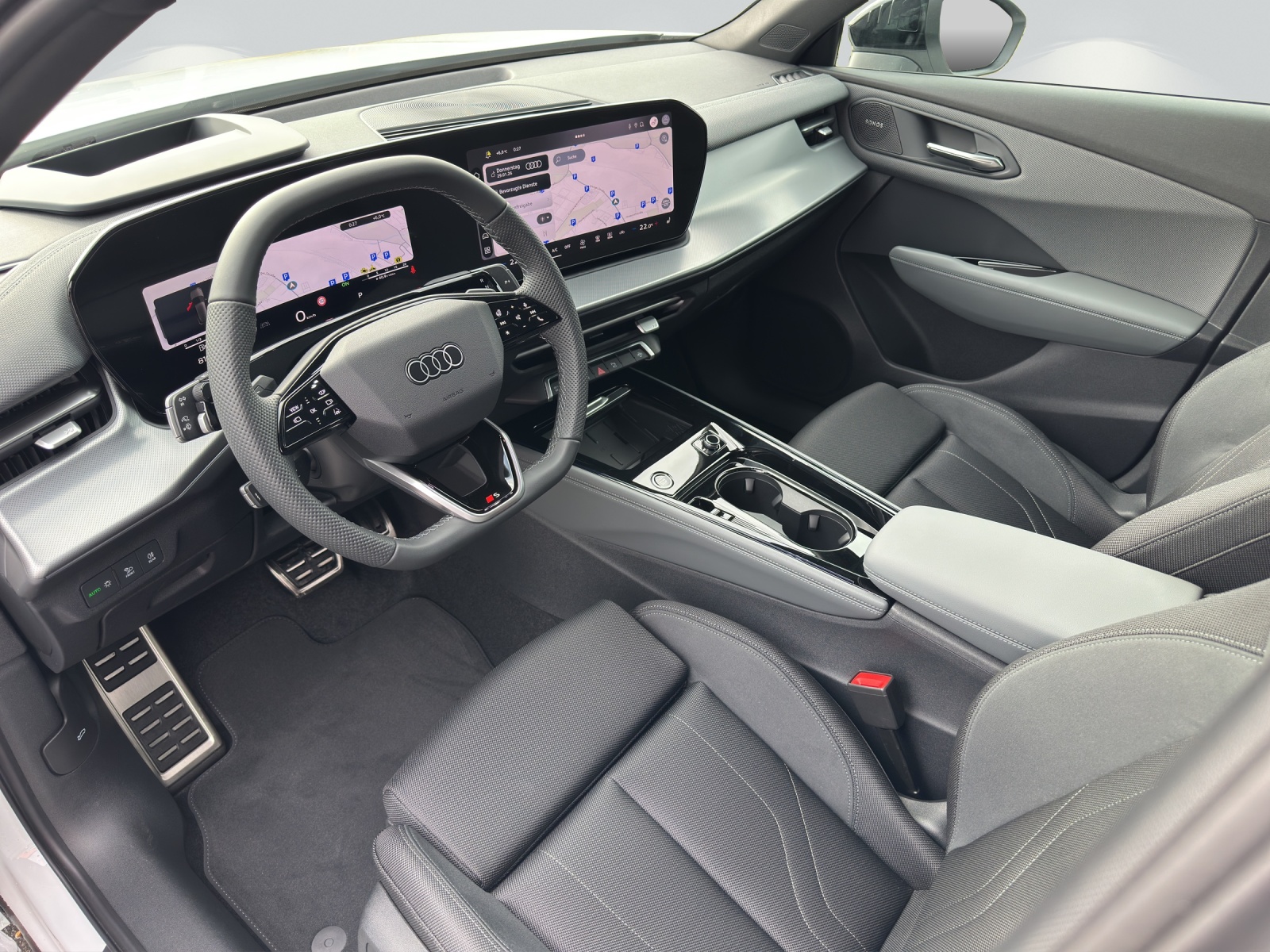AUDI Q3 SUV TFSI quattro 150 kW S tronic-image-4