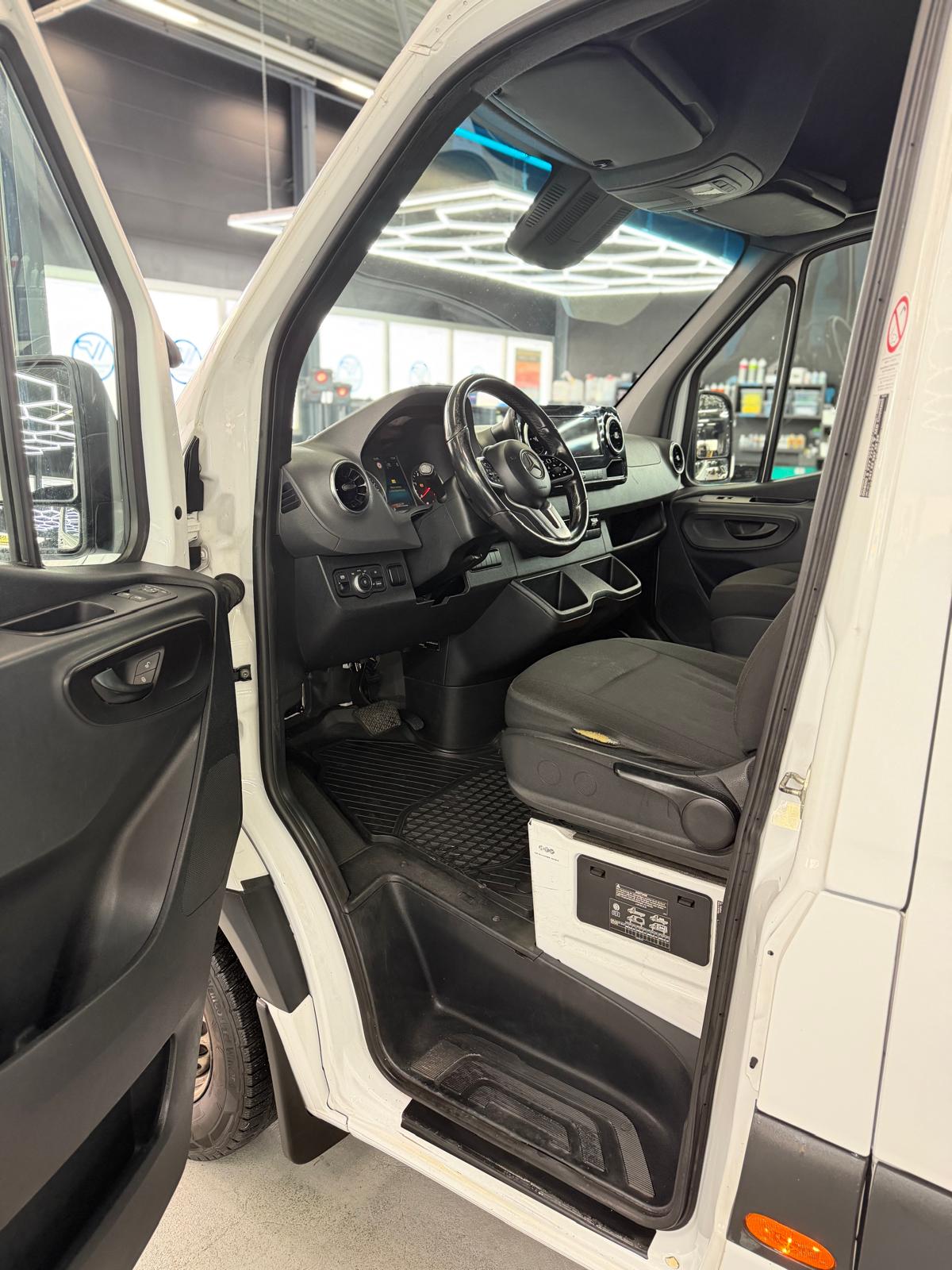 MERCEDES-BENZ 314 CDI-image-7