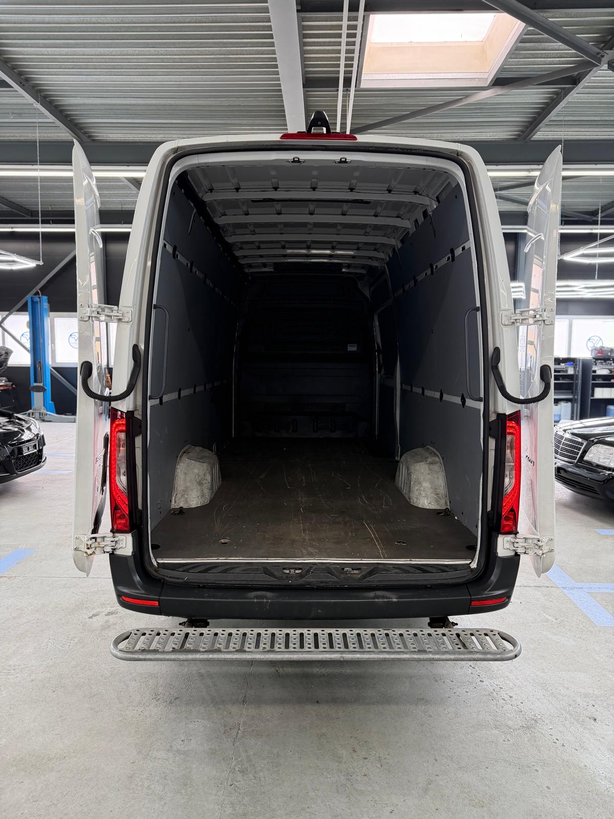 MERCEDES-BENZ 314 CDI-image-9