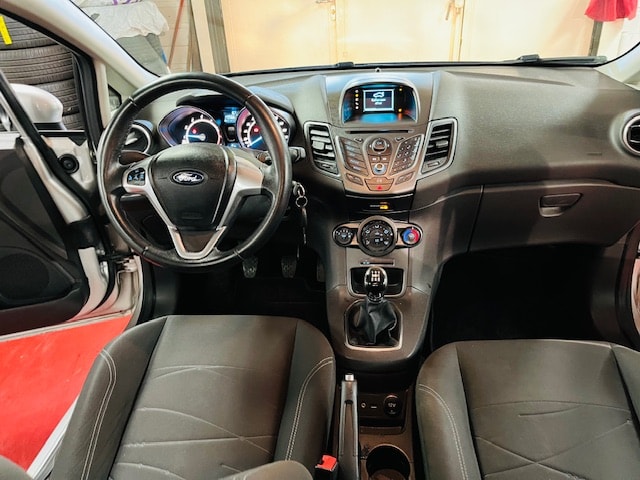FORD Fiesta 1.0 SCTi Trend-image-9