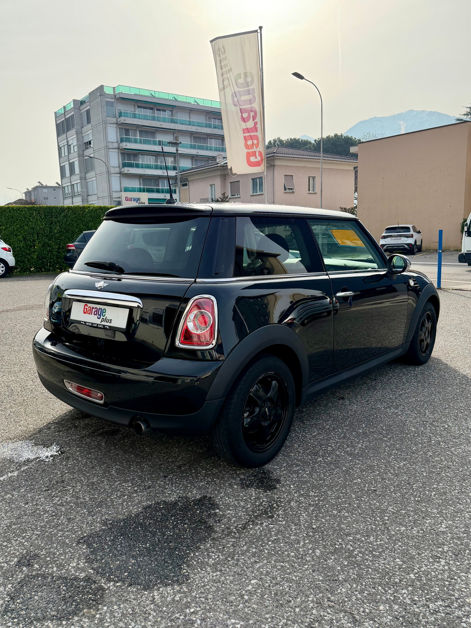 MINI One-image-3