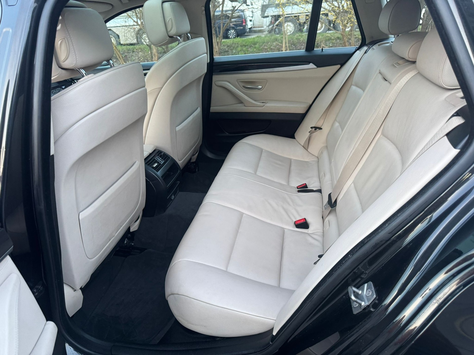 BMW 520d Touring-image-18
