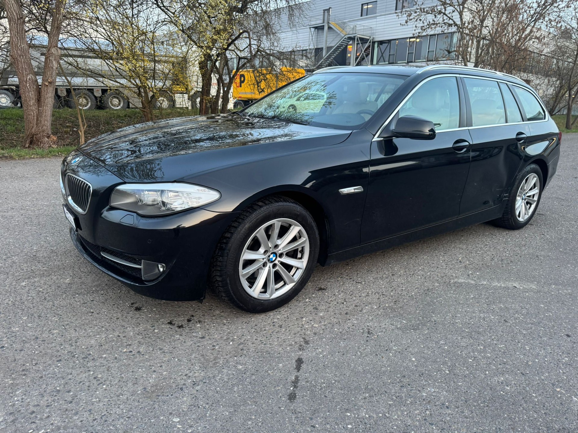 BMW 520d Touring-image-2