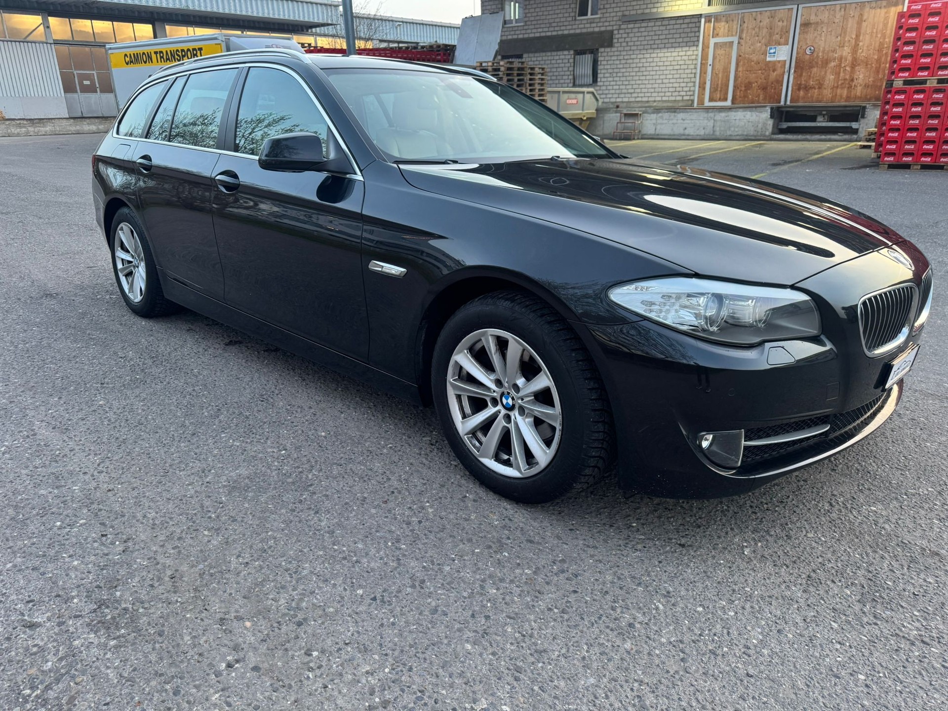 BMW 520d Touring-image-1