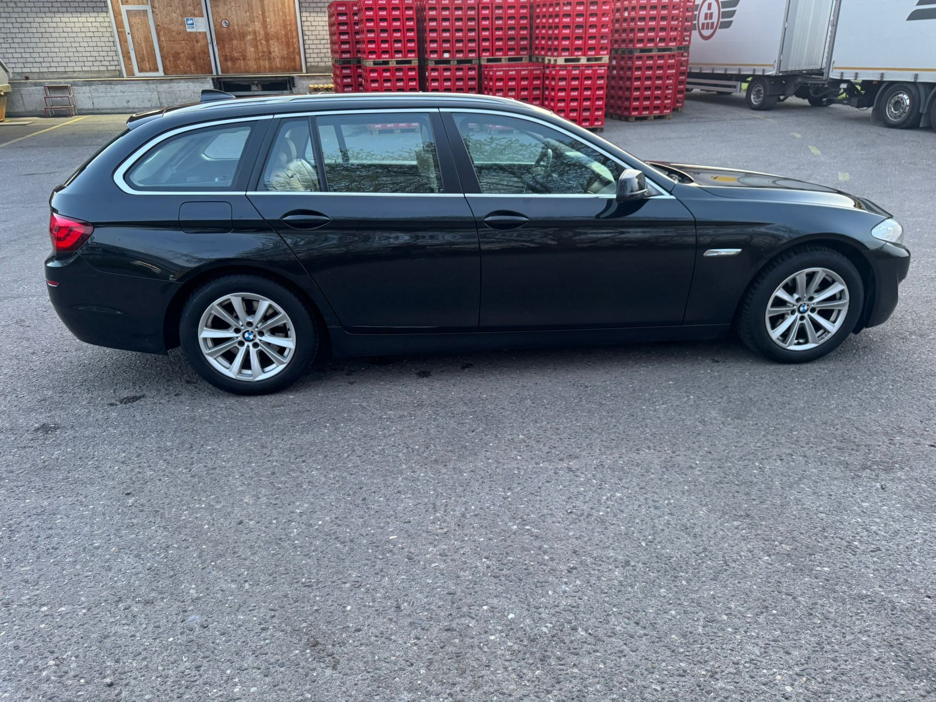 BMW 520d Touring-image-11