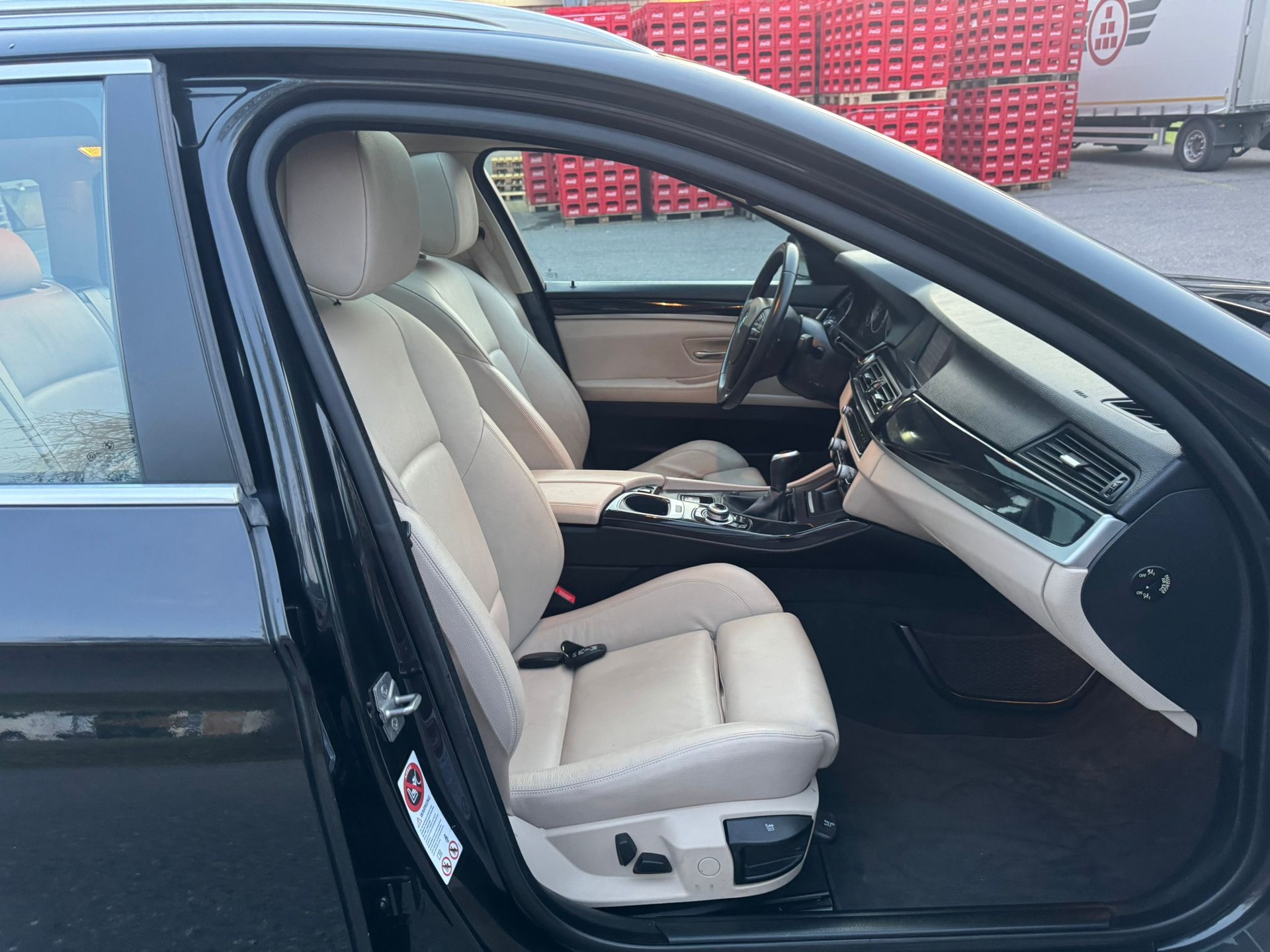 BMW 520d Touring-image-12