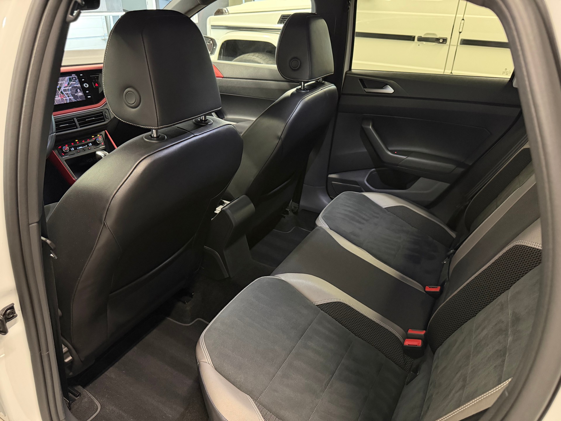 VW Polo 2.0 TSI GTI DSG-image-22
