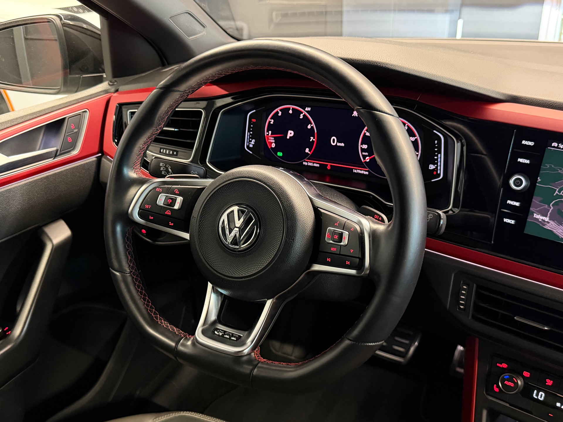 VW Polo 2.0 TSI GTI DSG-image-19