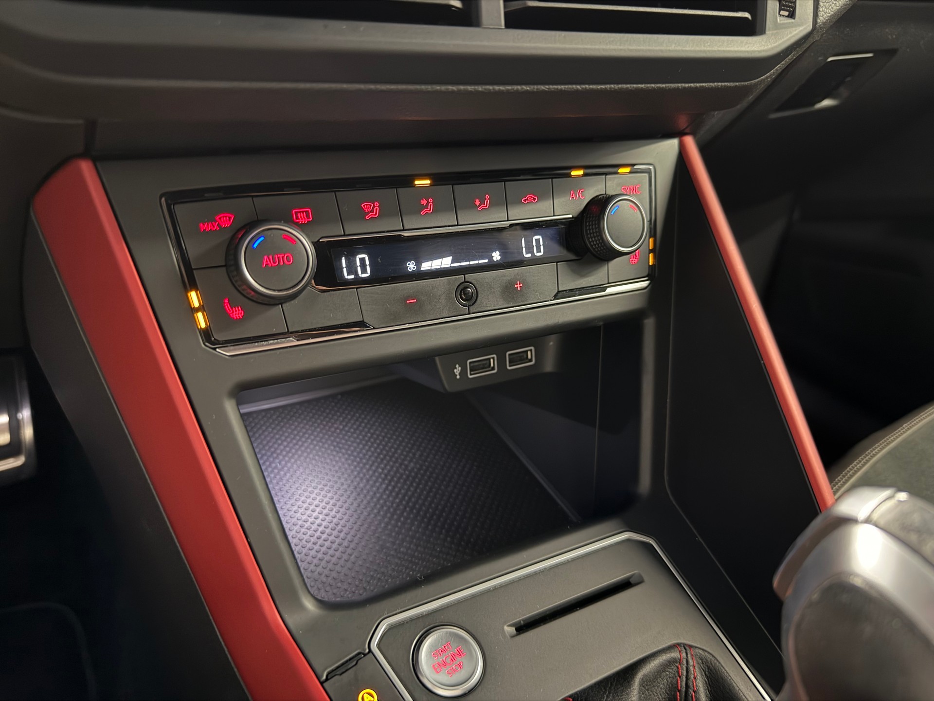 VW Polo 2.0 TSI GTI DSG-image-15