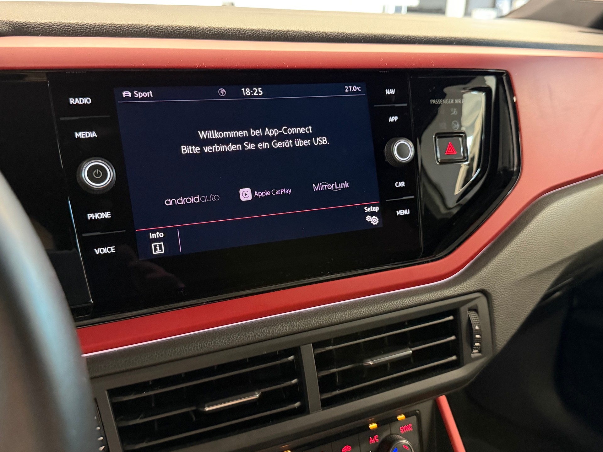 VW Polo 2.0 TSI GTI DSG-image-18