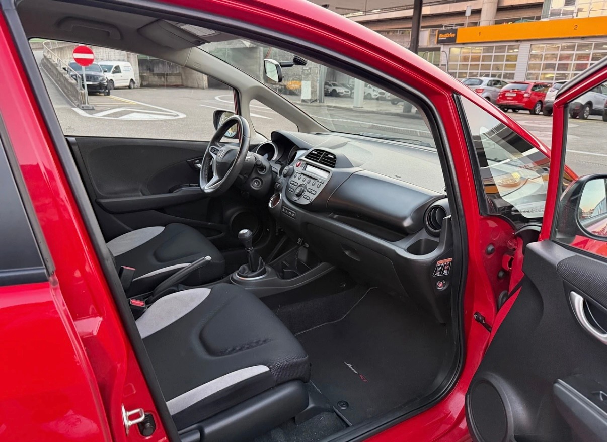 HONDA Jazz 1.4i Si / Frisch ab MFK / 1 Jahr Garantie / 8-fach bereift-image-7