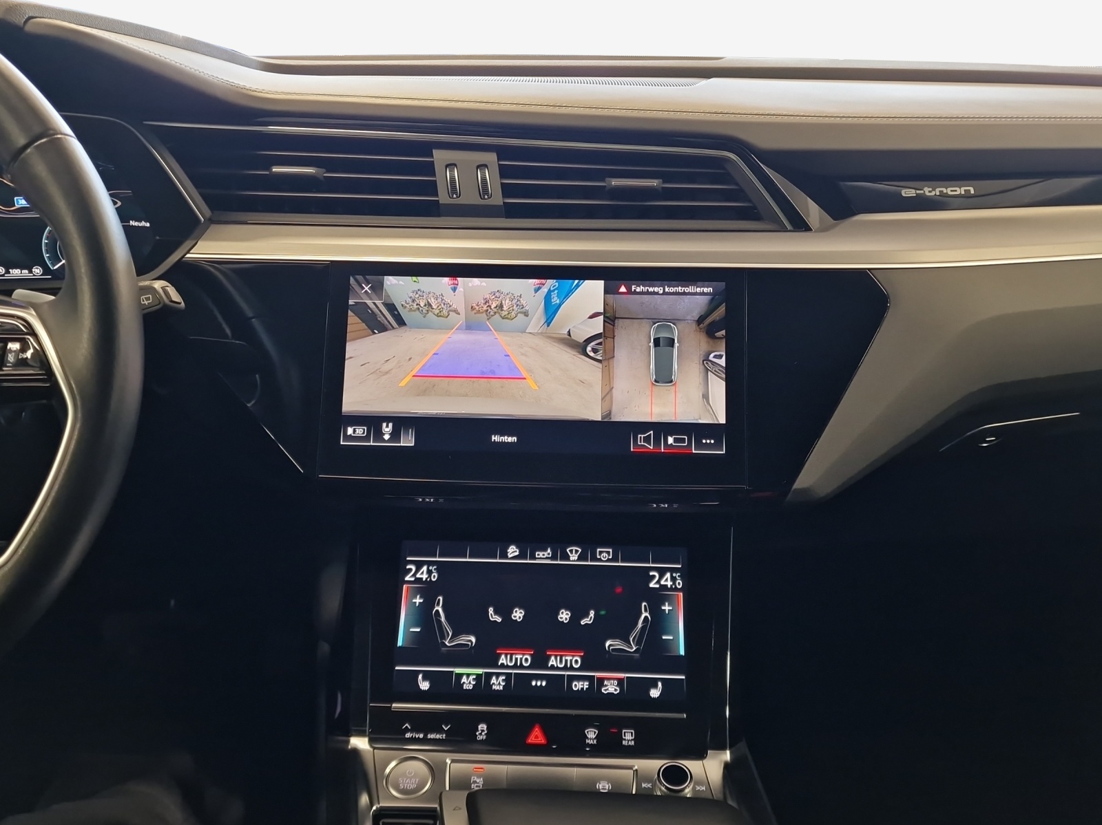 AUDI e-tron 55 Advanced quattro-image-16